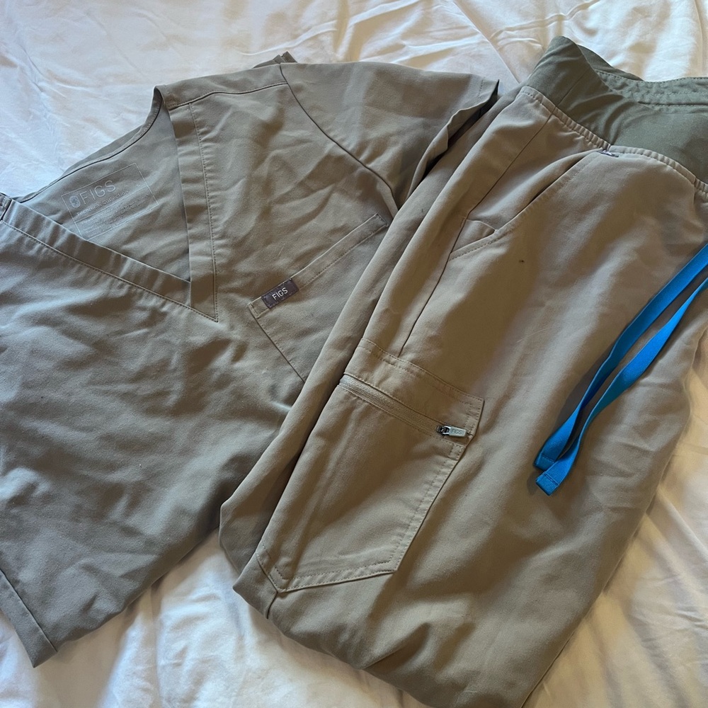 Figs Sandstone Beige Scrub Set, Size S top, Size Tall M jogger bottoms